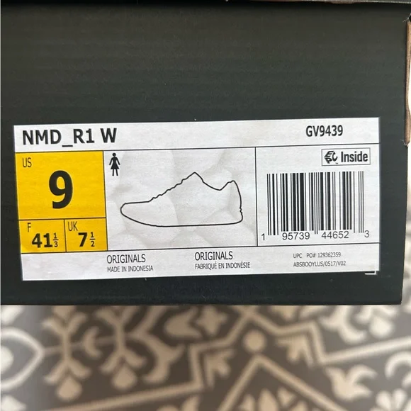 NIB Women’s adidas shoes size 9 - Picture 3 of 6